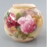 Royal Worcester vase decorated with roses, shape G161, H6.5cm