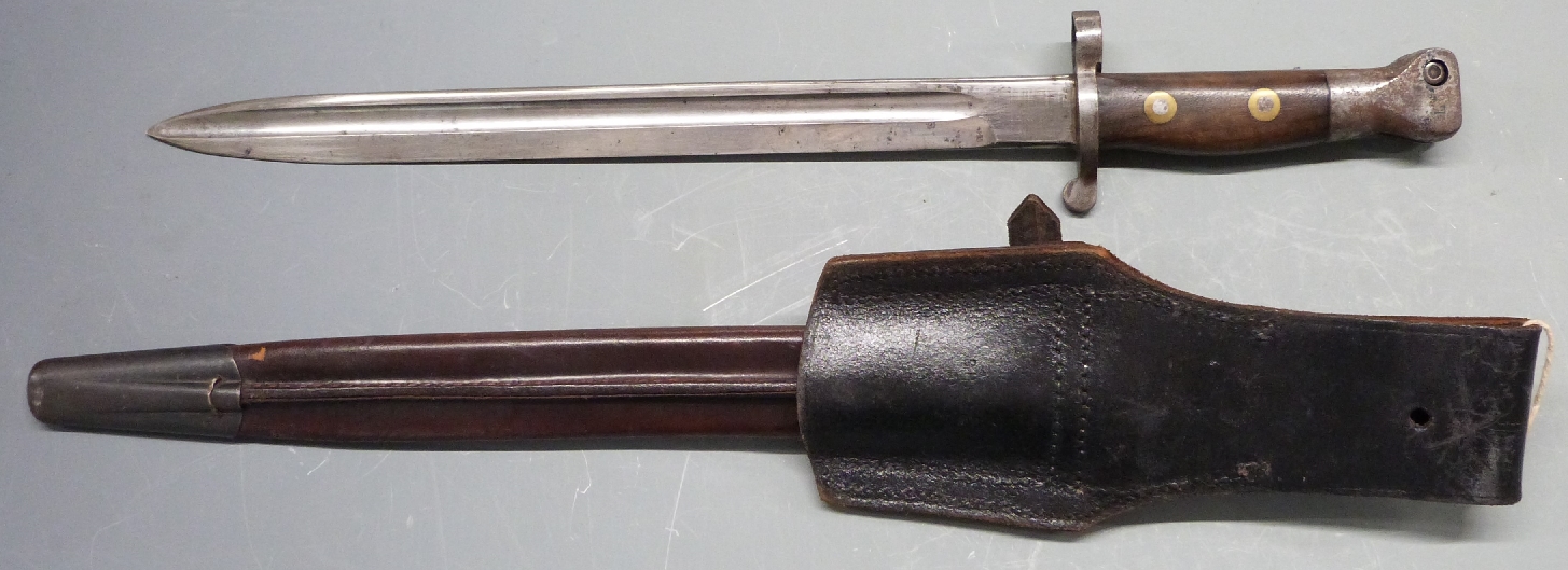 British 1888 pattern Mk1 second type bayonet, no stamps, with cut down 1907 30.5cm blade, with - Image 2 of 4
