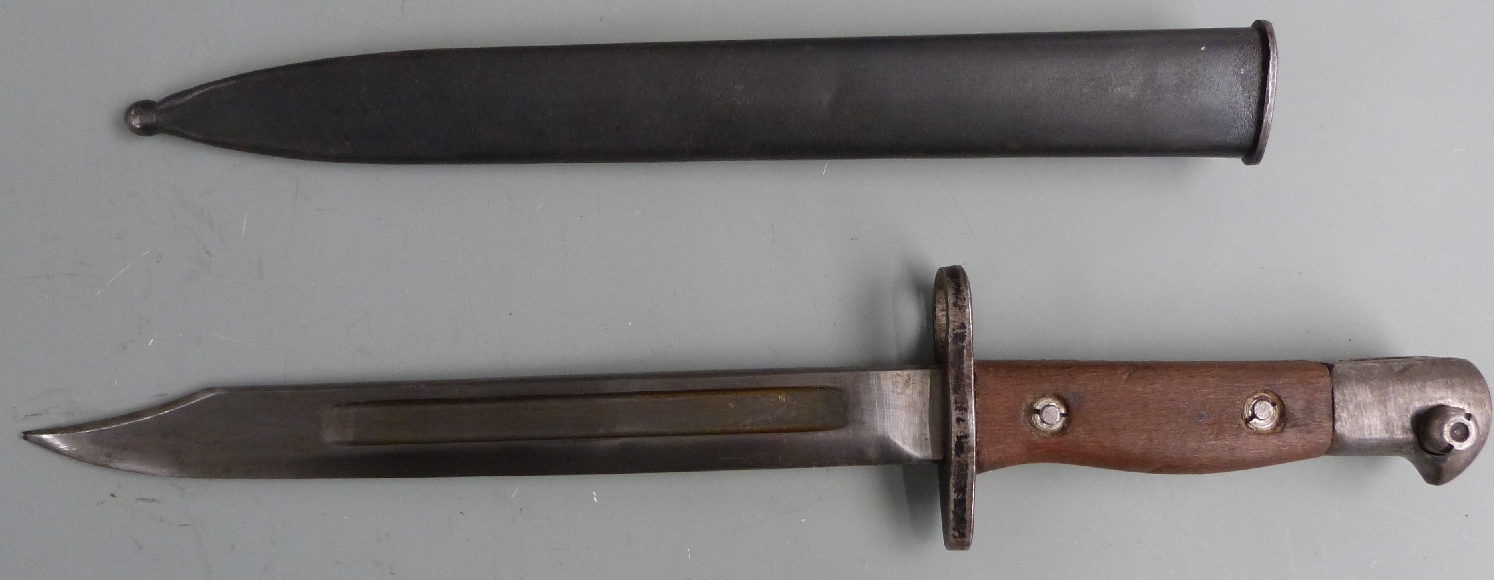 British No5 style bayonet with 22cm fullered Bowie blade and scabbard - Image 2 of 4