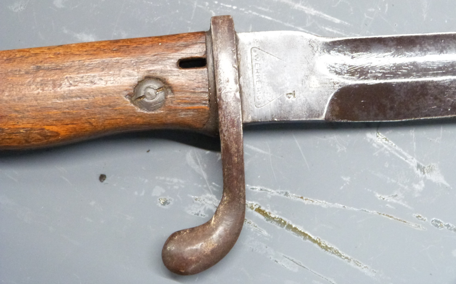 German 98/05 pattern bayonet with sawback removed, marked 917 to crossguard, 36cm blade, with - Image 5 of 6