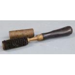 G & J W Hawkley 12 bore chamber brush with brass shaft and cover and horn handle, 19cm long.