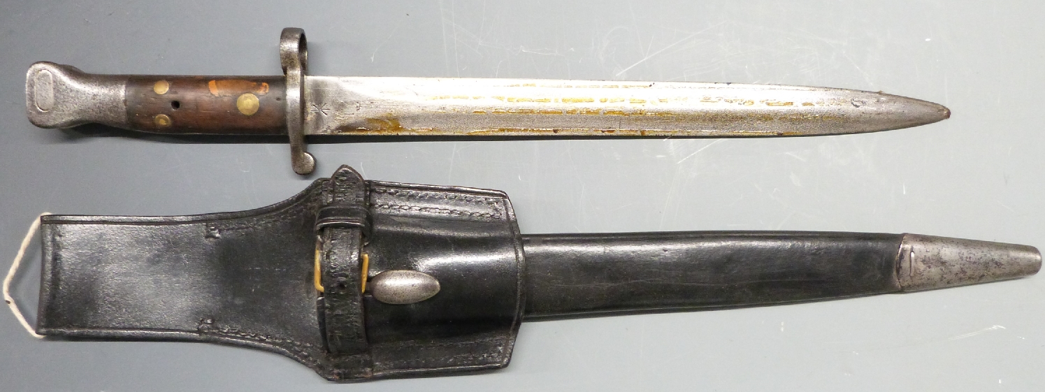 British 1888 pattern bayonet Mk 1 first type with grip plates secured by three rivets, blade