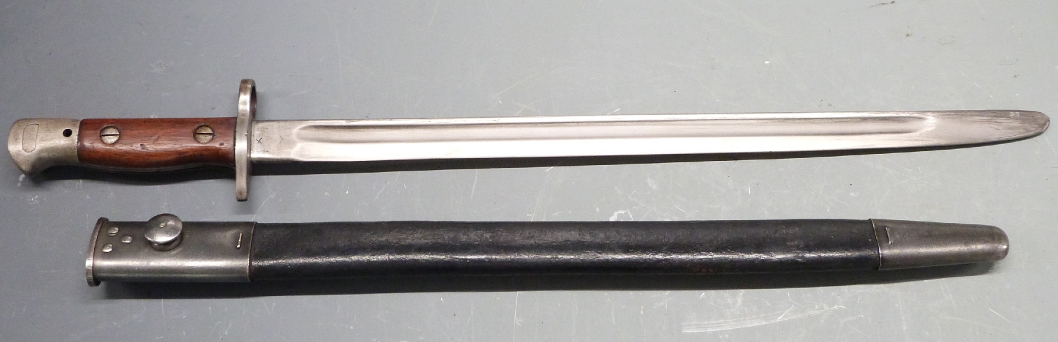 British 1907 pattern sword bayonet, some clear stamps, cleaning hole to pommel, with 42cm fullered