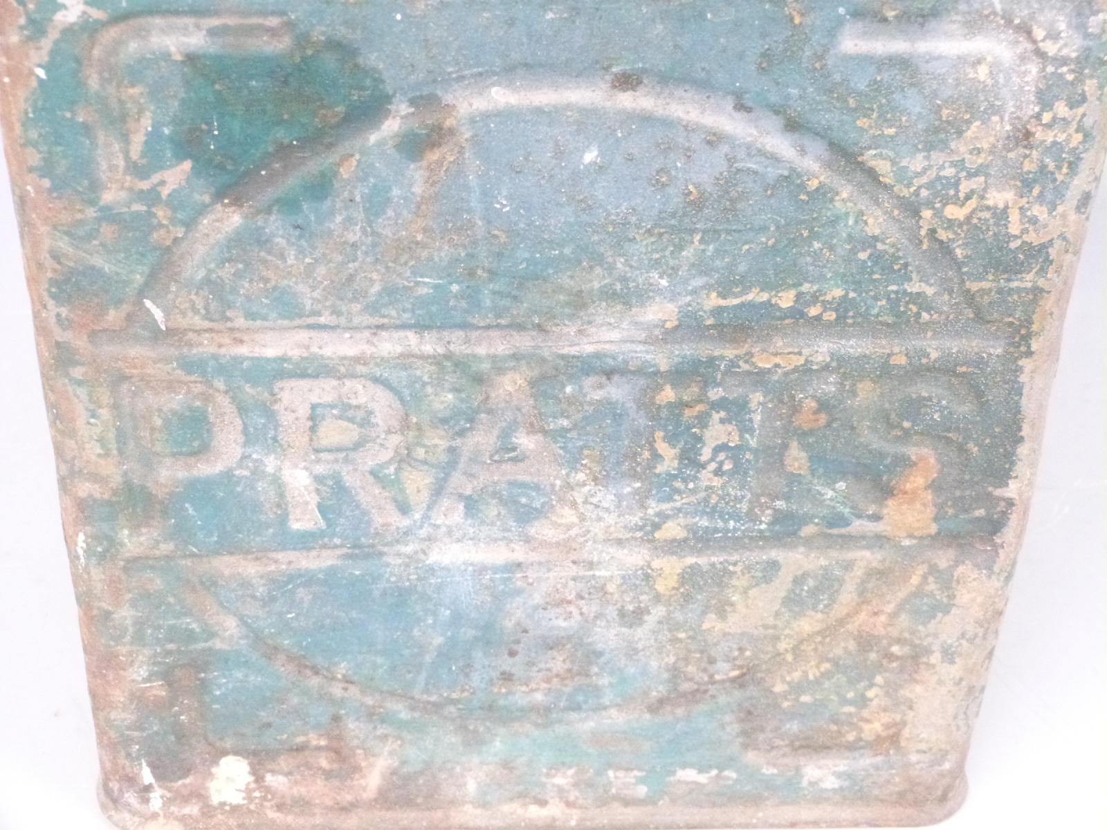 Pratts vintage two gallon petrol can with Shell cap - Image 2 of 4