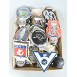 Collection of AA, RAC and other car badges including an Elizabeth II example, Earl Mist horse racing