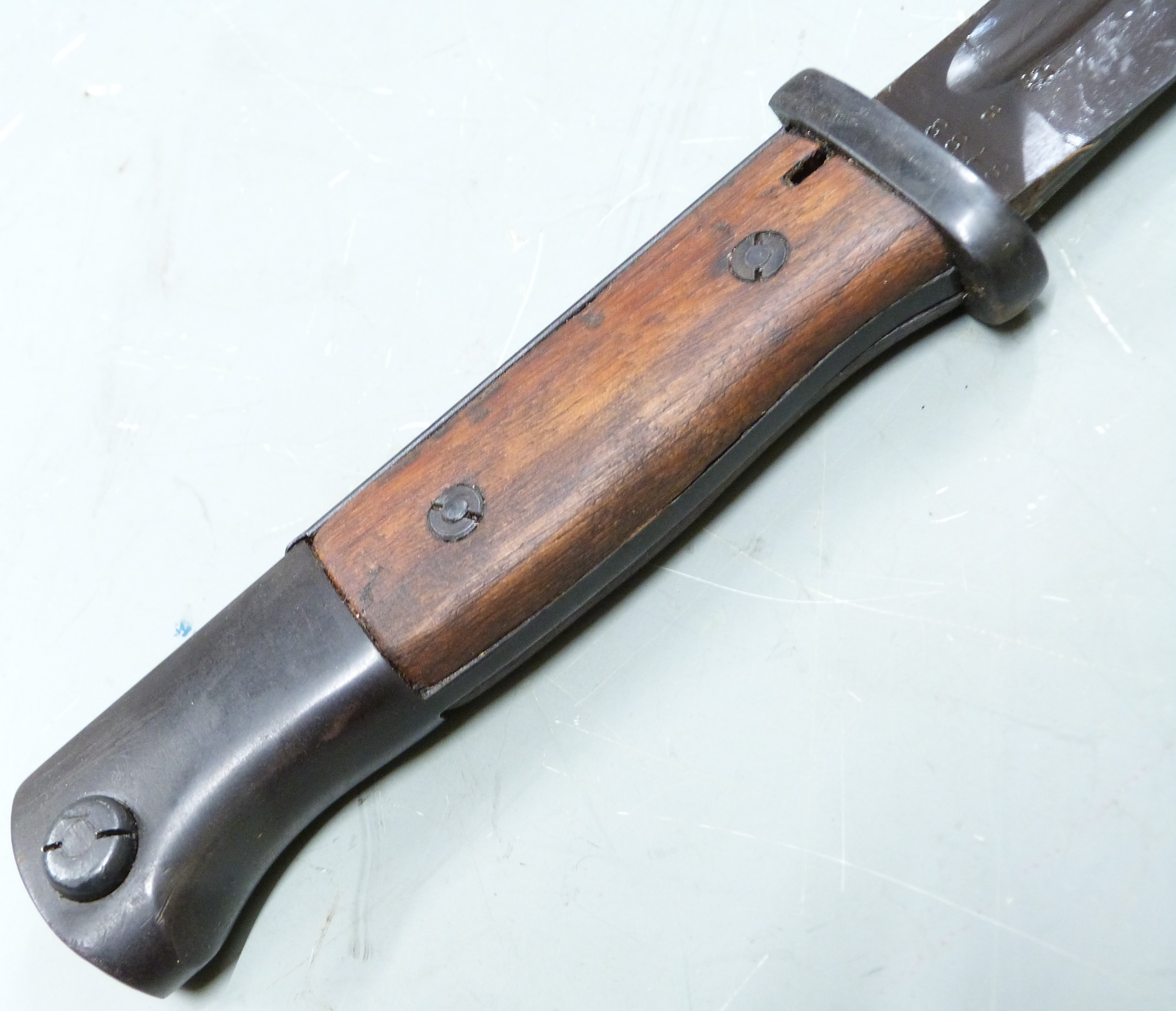 German 84/98 pattern bayonet with flashguard, Durkopp 8188 to ricasso, 25cm fullered blade, with - Image 4 of 6