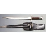 British 1888 pattern bayonet, Mk3 with some clear stamps to ricasso, 30cm blade, with scabbard and