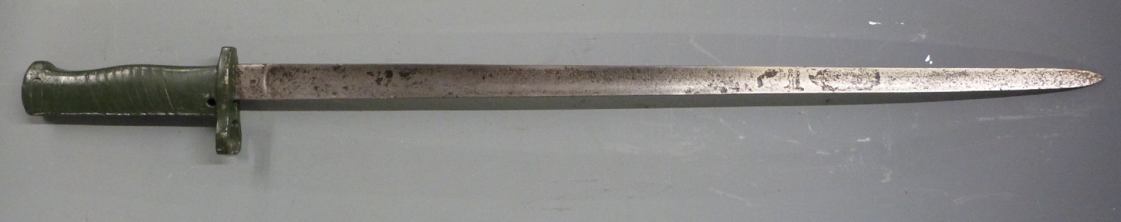 German WWI Ersatz conversion bayonet with nine groove steel hilt fitted with a 48cm triangular - Image 2 of 4