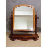 Mahogany dressing table mirror with bobbin supports