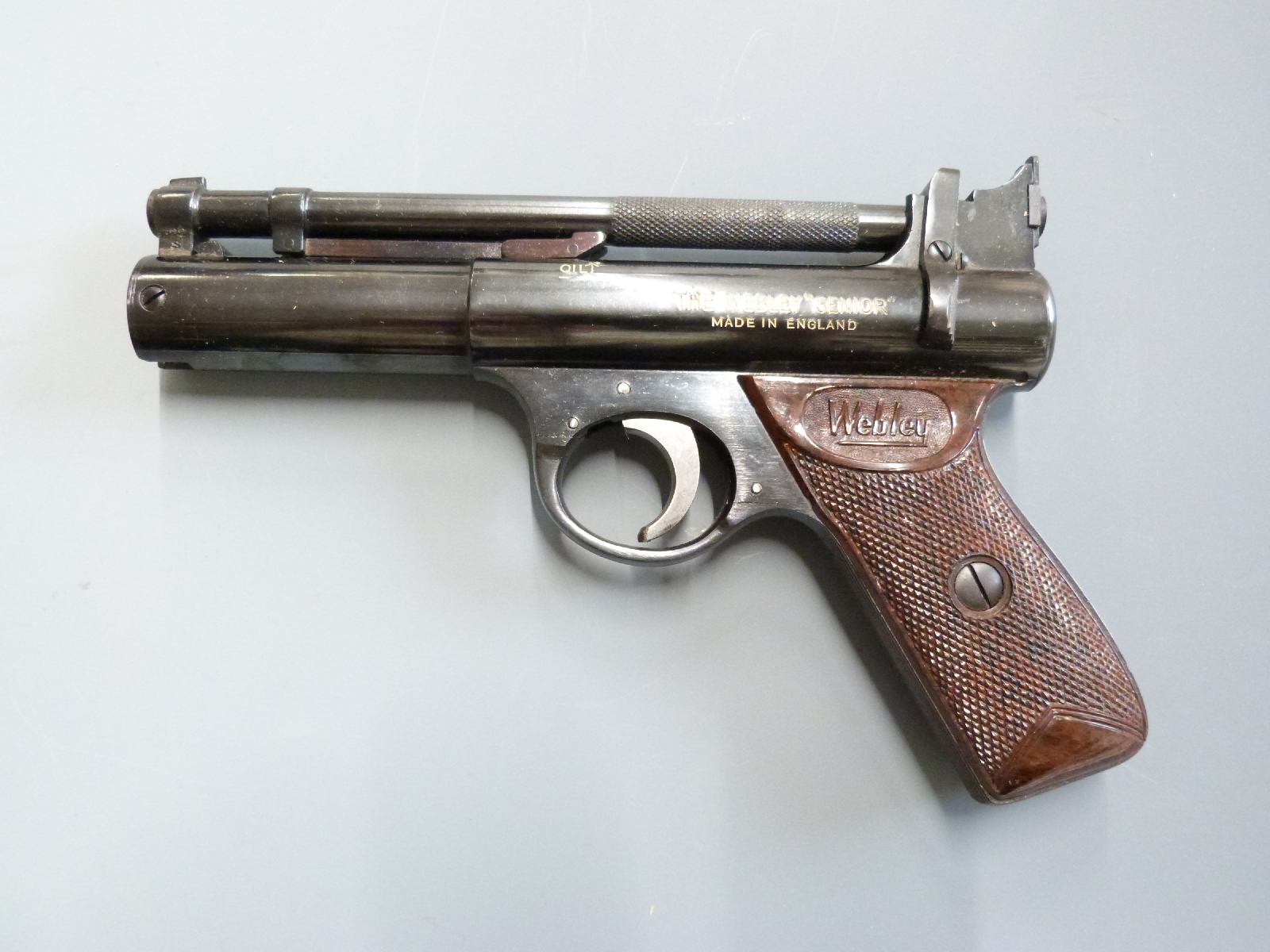 Webley Senior .22 air pistol with named and chequered Bakelite grips serial number 905, in - Image 3 of 4