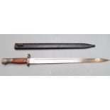Portuguese 1904 pattern bayonet with wooden grips, 38.5cm fullered blade and scabbard