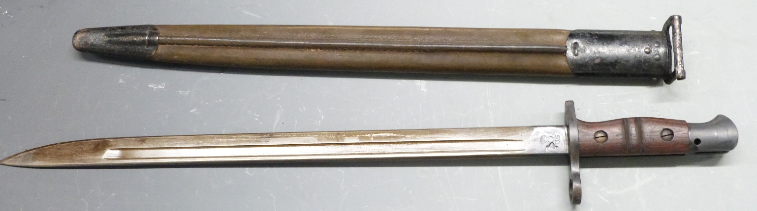 American 1917 pattern sword bayonet, some clear stamps to ricasso, 43cm fullered blade, scabbard and - Image 2 of 6