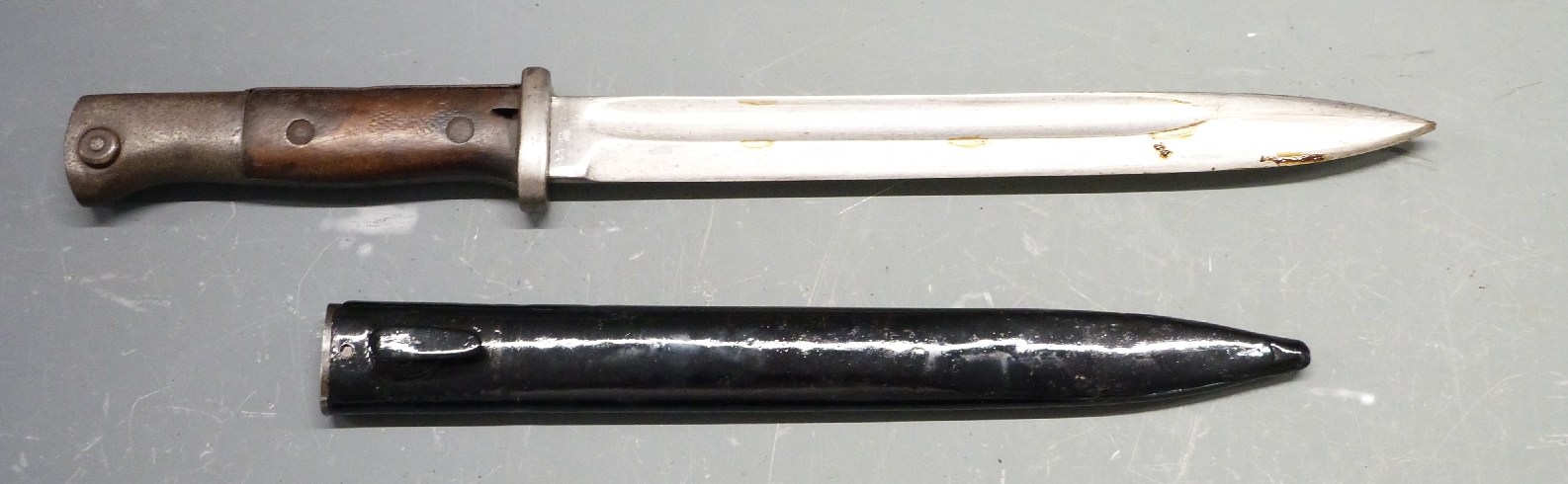 German 84/98 pattern bayonet with flashguard, E Siepmann & Co Solingen to ricasso, 25cm fullered