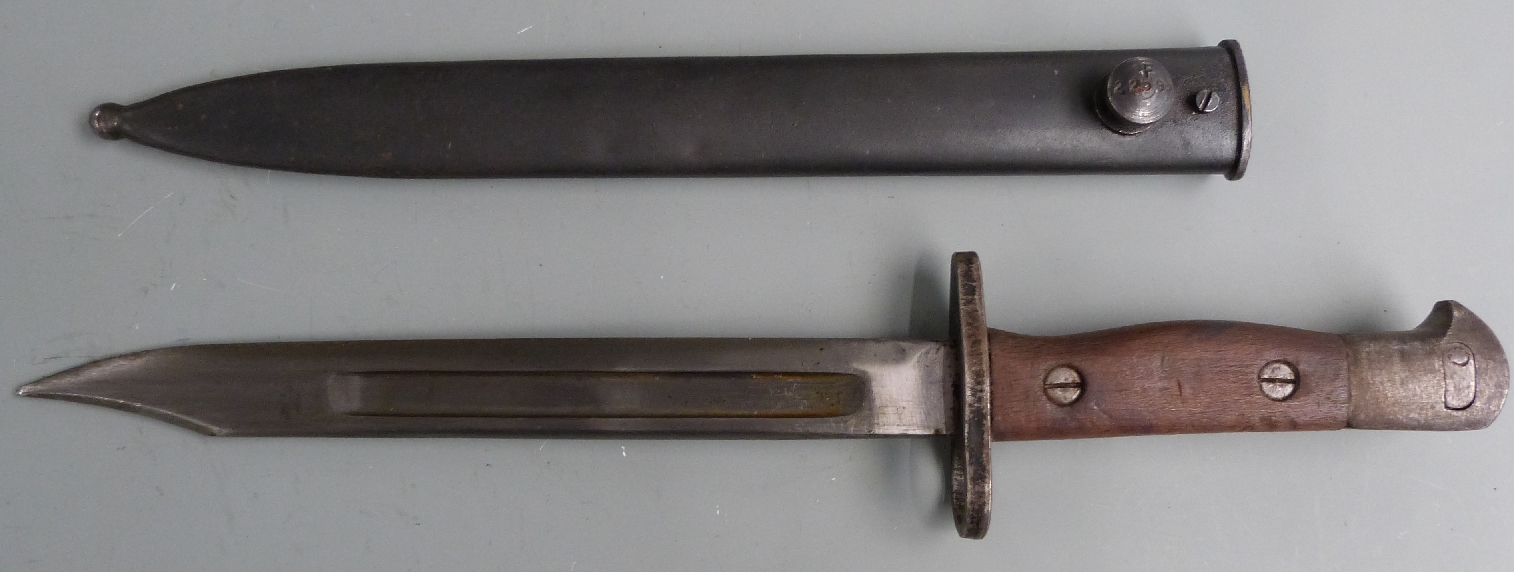 British No5 style bayonet with 22cm fullered Bowie blade and scabbard