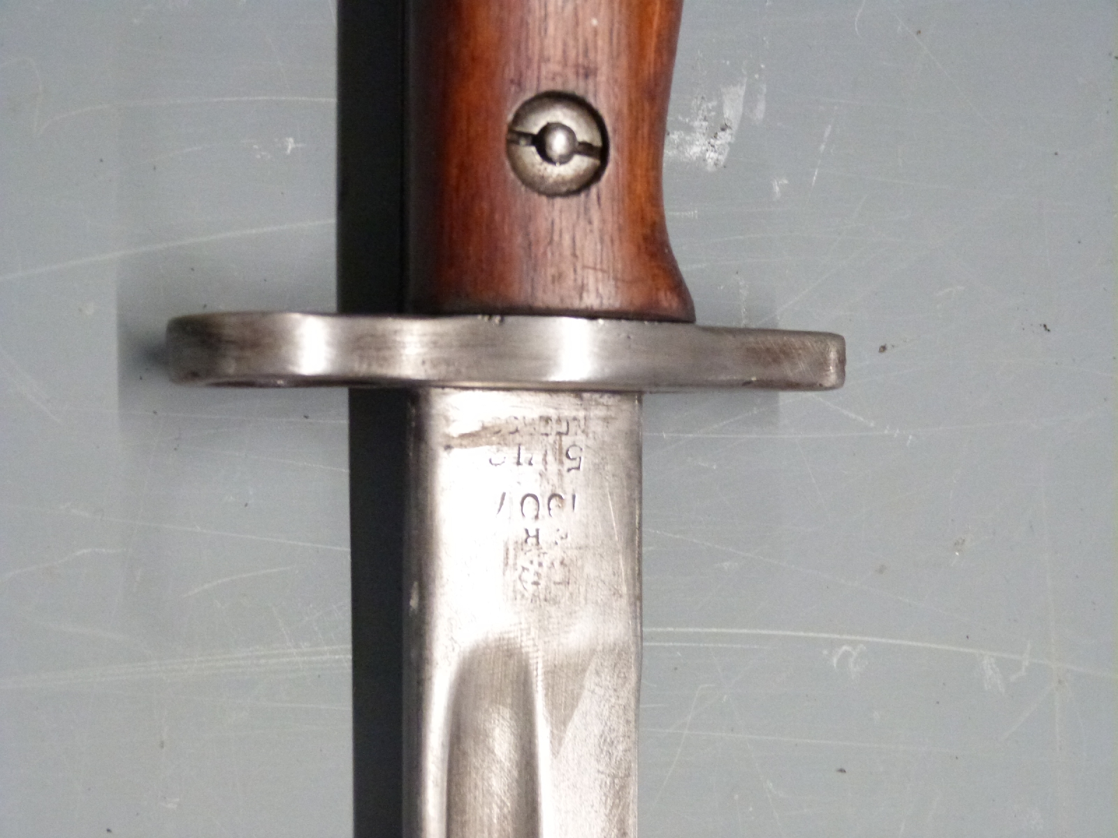 British 1907 pattern sword bayonet, some clear stamps, cleaning hole to pommel, with 42cm fullered - Image 6 of 8