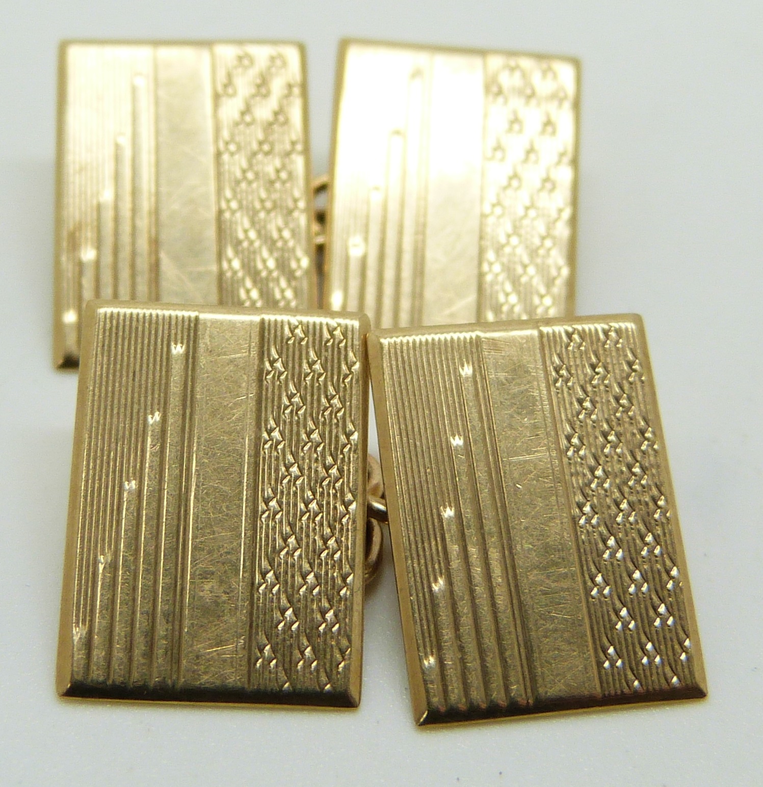 A pair of 9ct gold cufflinks with engraved Art Deco design, in original box, 3.9g - Image 2 of 3