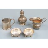 Pair of hallmarked silver salts, Birmingham 1895 maker Hilliard & Thomason, hallmarked silver