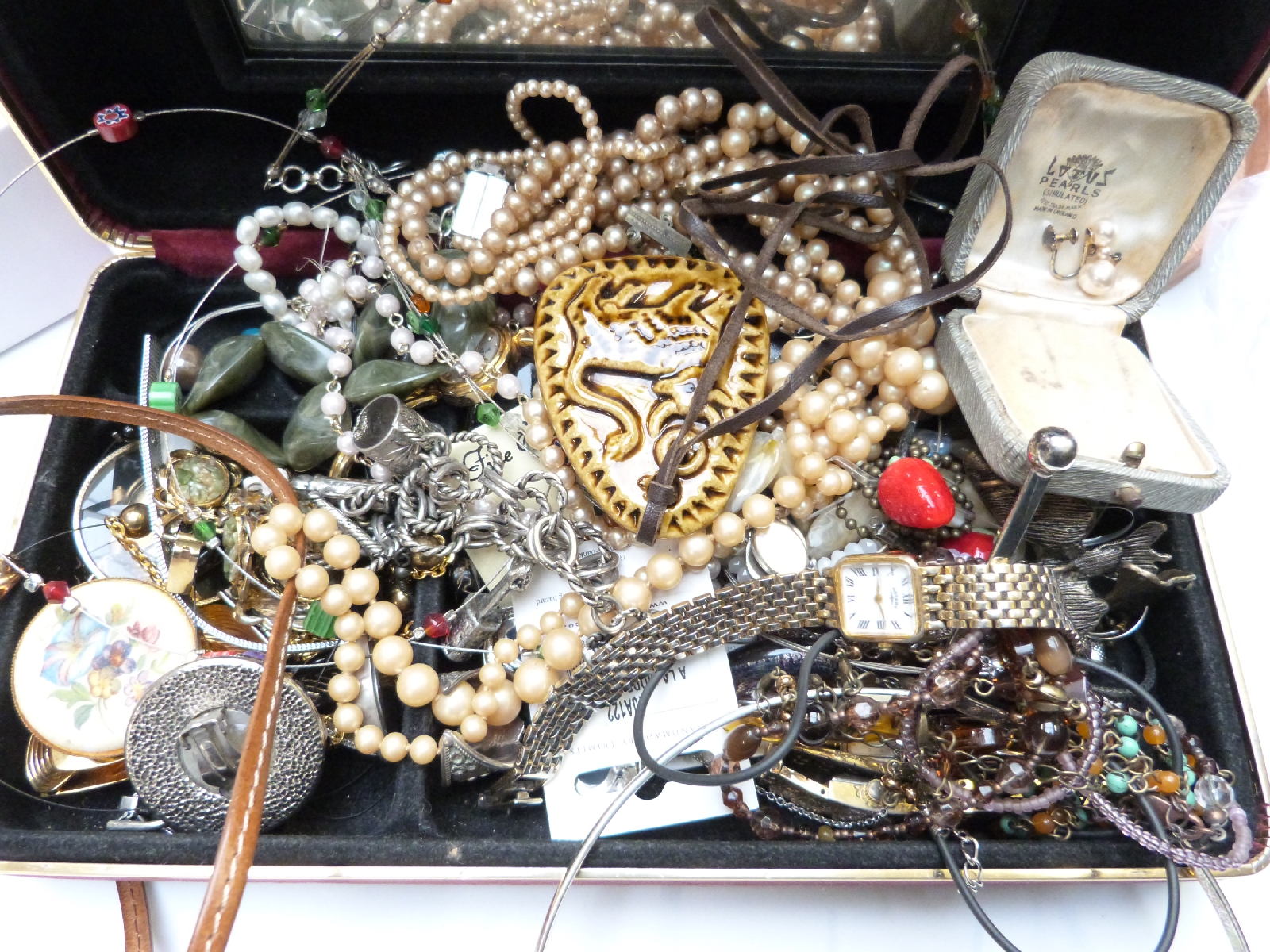 A collection of costume jewellery including rings, brooches, beads, Rolex box, coins, silver - Image 2 of 5