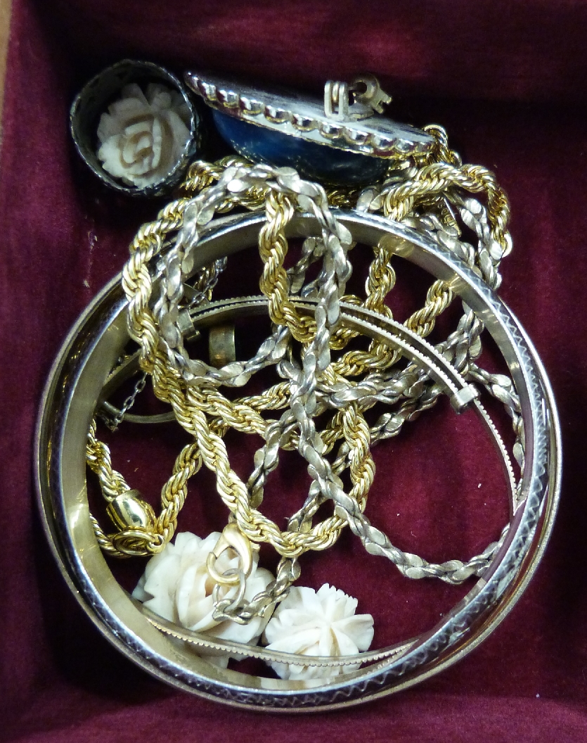 A collection of costume jewellery including a quantity of silver rings, one set with Blue John, - Image 3 of 7