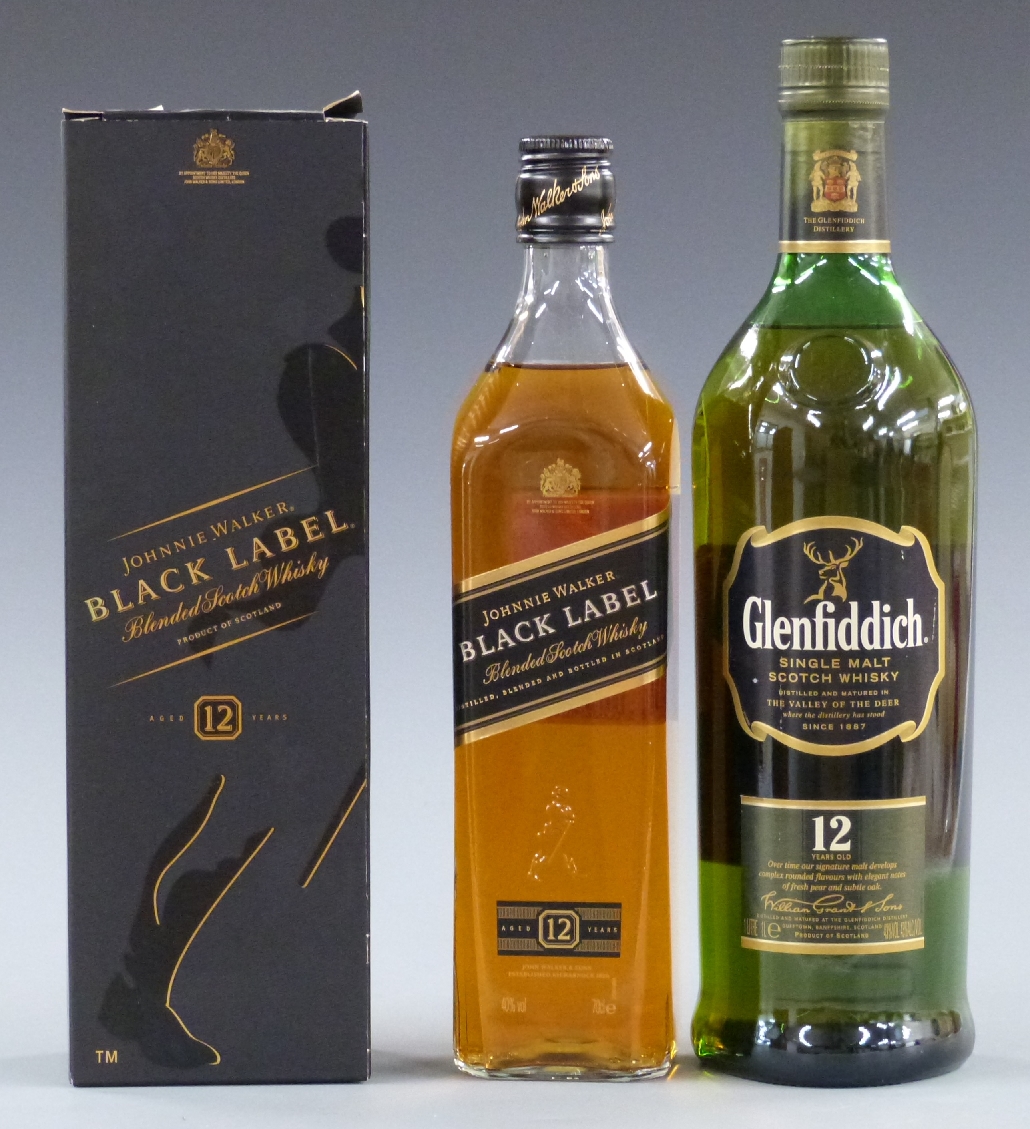 Johnnie Walker Black Label aged 12 years Scotch Whisky, 700ml, 40% vol, in original presentation box