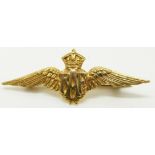 A 9ct gold RAF sweetheart brooch, 4.2cm, 2.3g