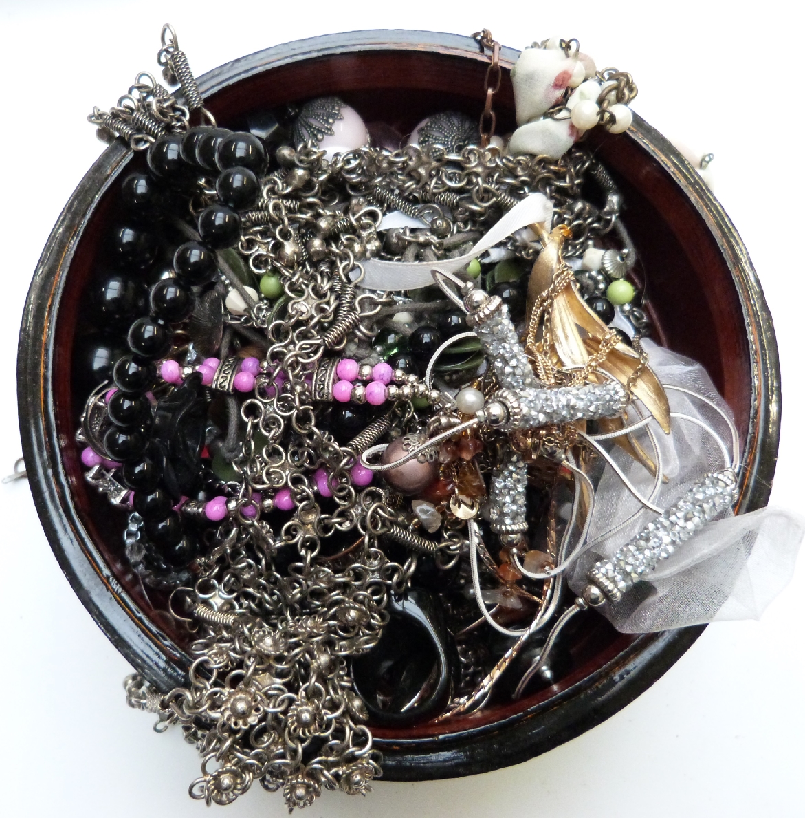 A collection of costume jewellery including rings, brooches, beads, Rolex box, coins, silver - Image 3 of 5