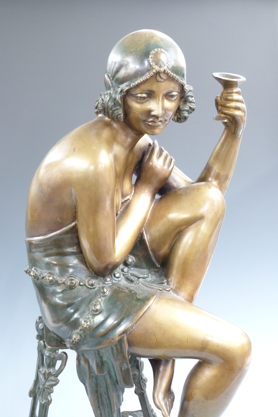 Art Deco style bronze/bronzed flapper girl with champagne glass seated on an ornate Art Nouveau - Bild 2 aus 2