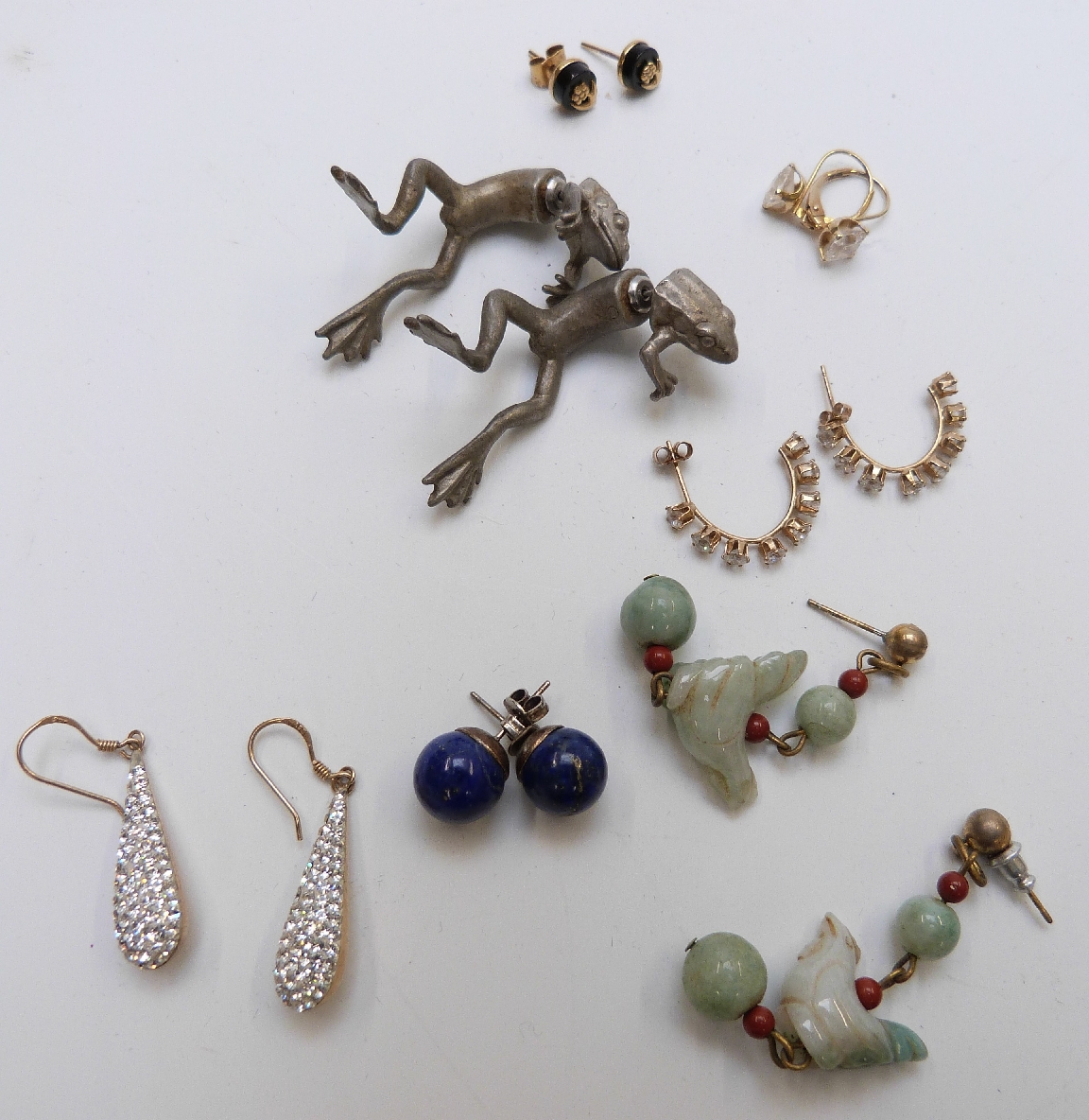 A collection of jewellery including lapis lazuli, 14k and 9ct gold earrings, necklaces etc - Image 4 of 5