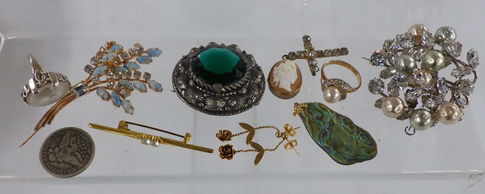 A collection of jewellery and watches including Roamer, Bonheur, a cameo, vintage brooches, coins - Image 3 of 5