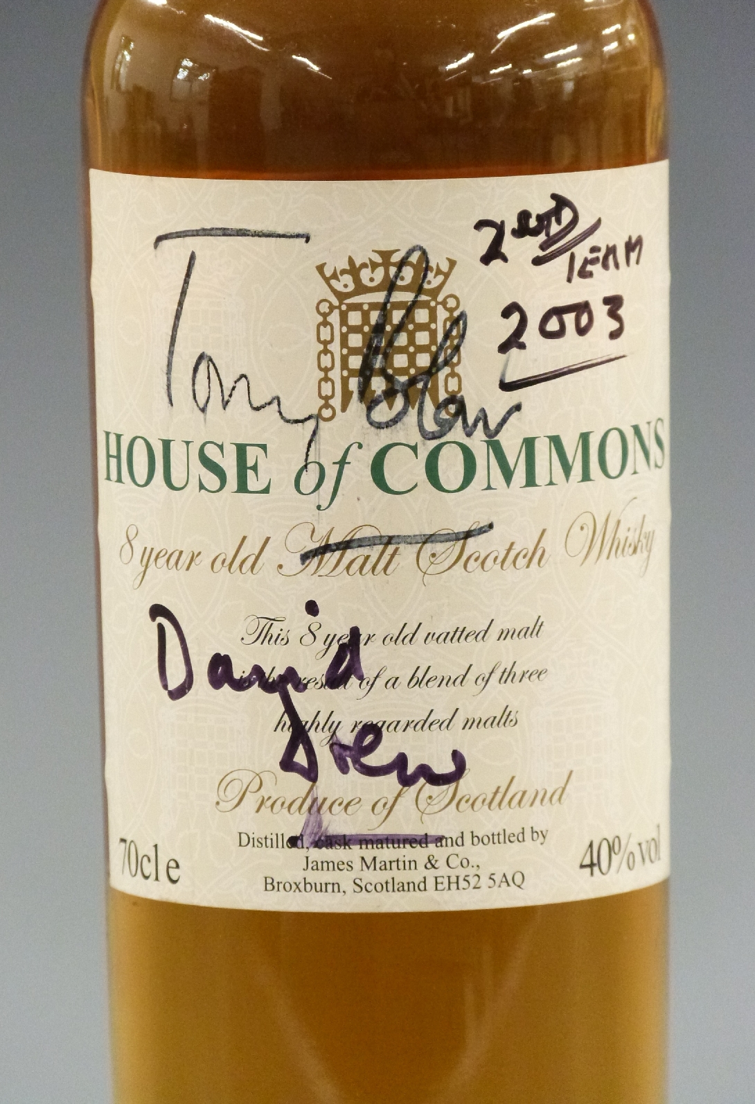 House of Commons Scotch Whisky signed/autographed by Tony Blair and David Drew 2003, 700ml, 40% - Image 2 of 2