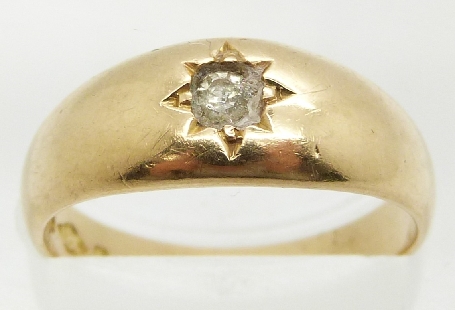 An 18ct gold ring set with paste, 4.6g, size L - Image 2 of 4