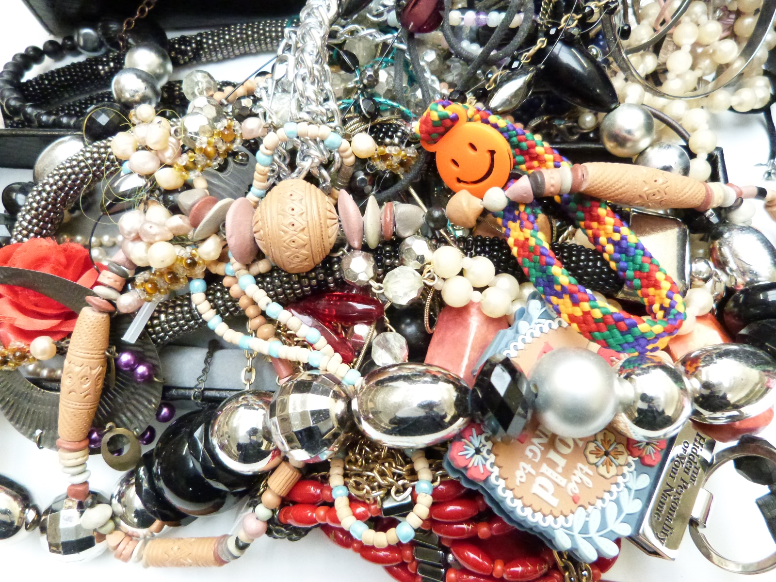 A collection of costume jewellery including beads, in jewellery boxes - Image 2 of 3