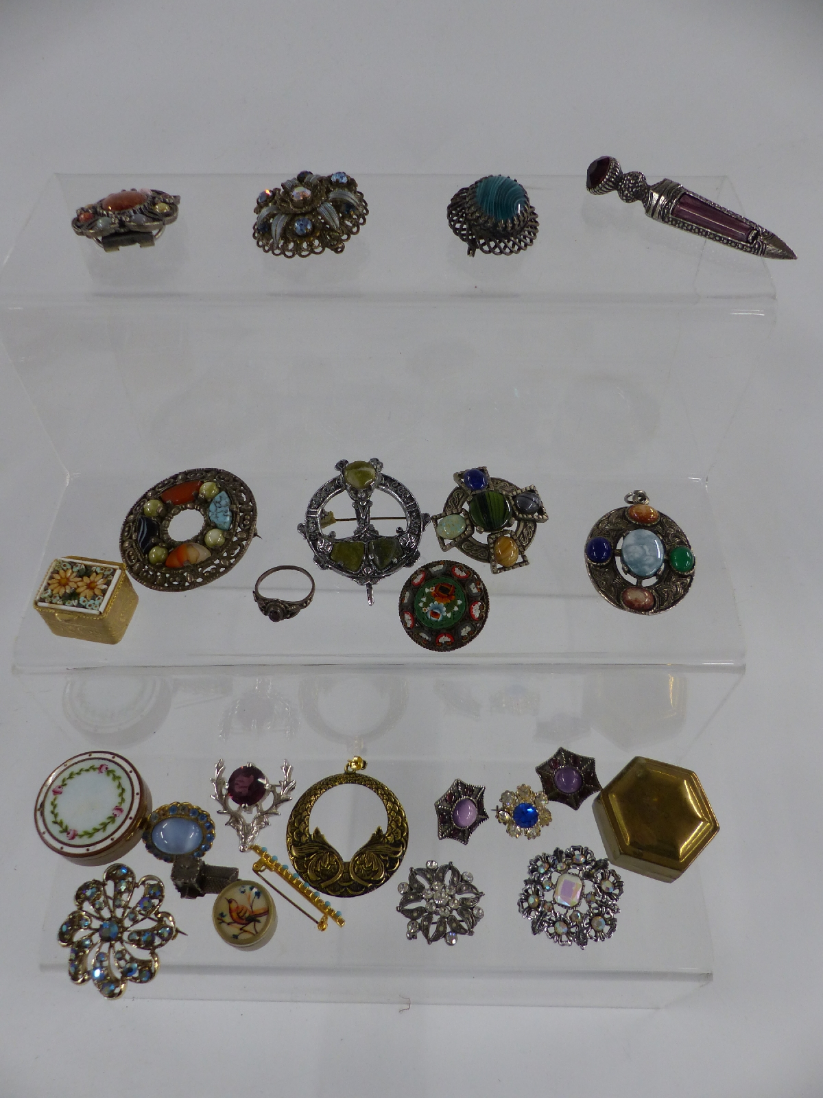A collection of costume jewellery including silver rings, silver gilt clover brooch, Miracle - Image 3 of 5