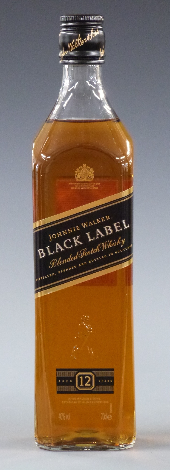 Johnnie Walker Black Label aged 12 years Scotch Whisky, 700ml, 40% vol, in original presentation box - Image 2 of 3