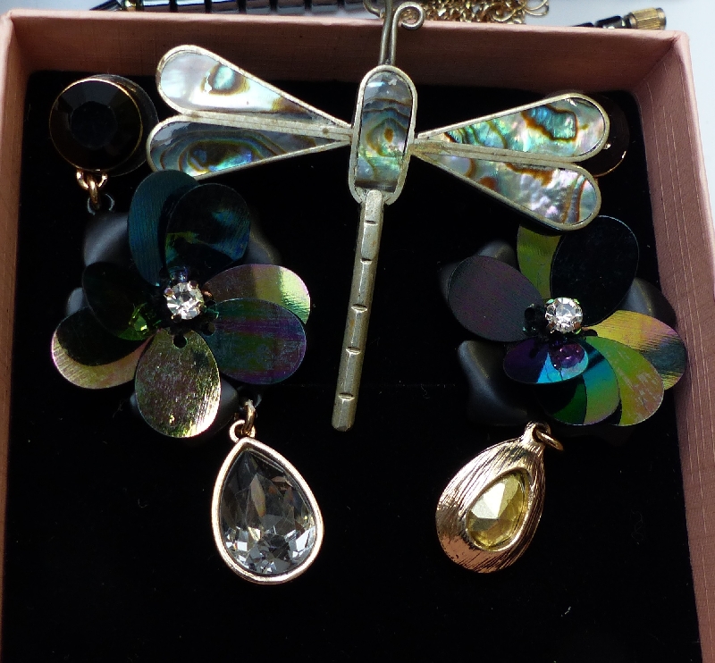 A collection of costume jewellery including silver and abalone bracelet, silver necklace, - Image 2 of 4