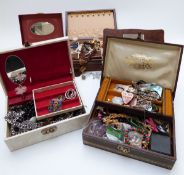 A collection of costume jewellery including silver brooch, vintage brooches, agate pendant, rings,