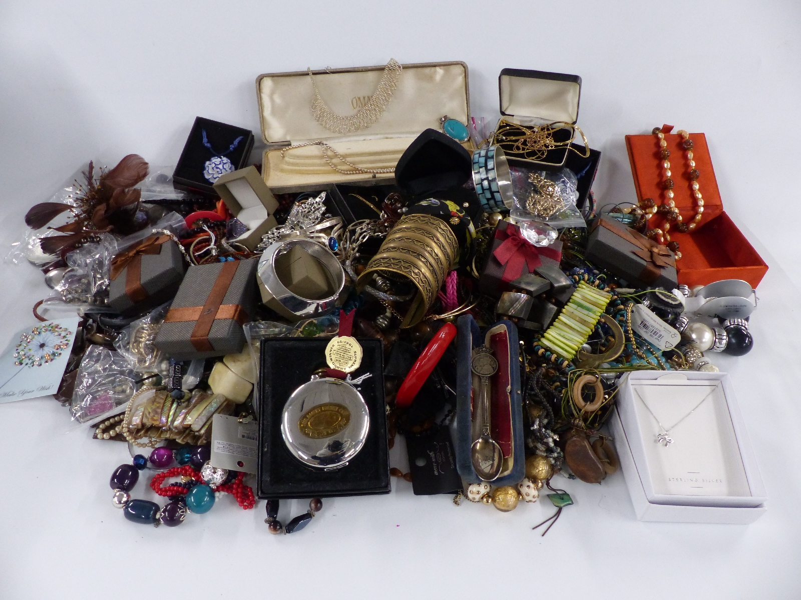 A collection of costume jewellery