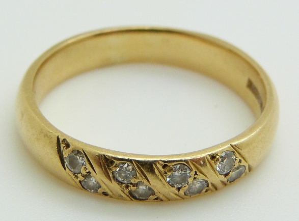 An 18ct gold ring set with diamonds, 4.3g, size O - Image 6 of 6