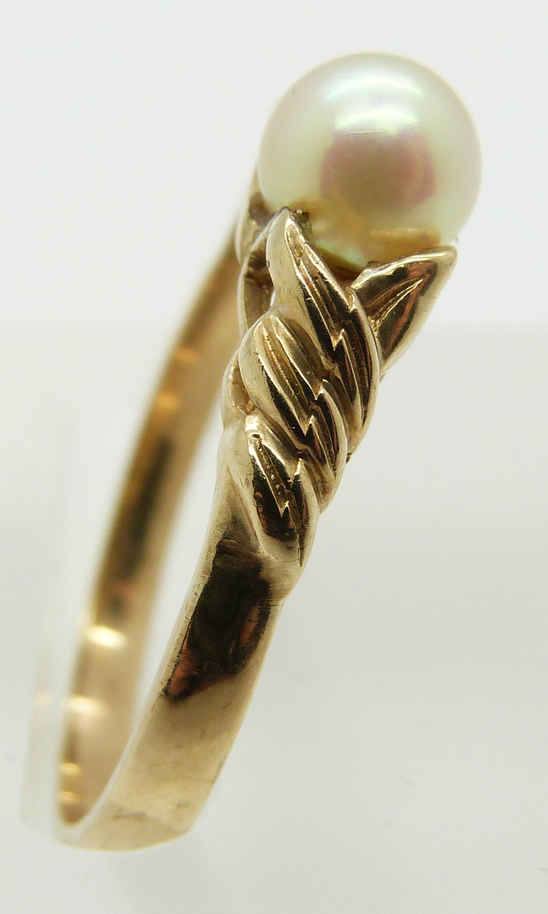 A 9ct gold ring set with a pearl, 2.3g, size P - Image 3 of 3