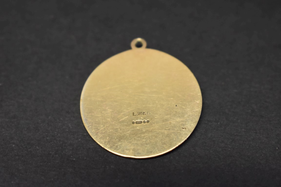 A 9ct gold St Christopher medallion, 2.5cm diameter, 5.8g. - Image 3 of 3