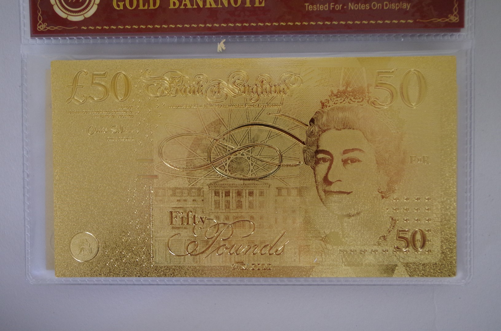 Sixteen novelty gold and silver coloured British and USA bank notes. - Image 3 of 3