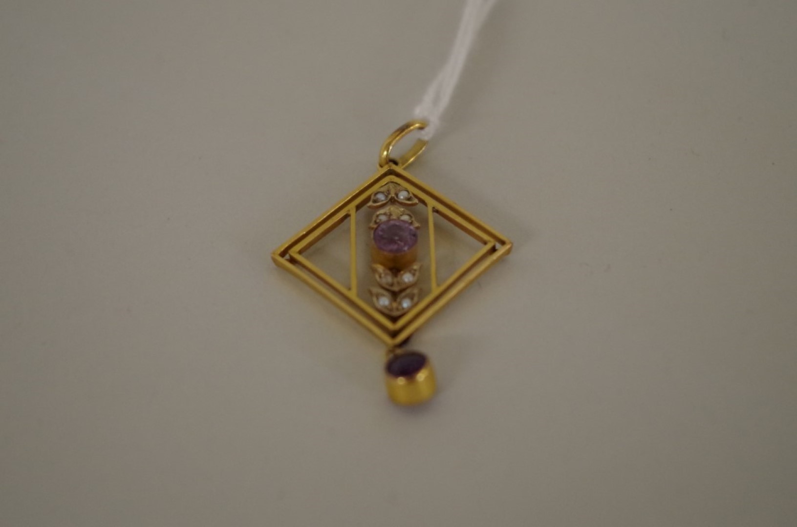 An Edwardian 9ct gold amethyst and seed pearl pendant. - Image 2 of 5