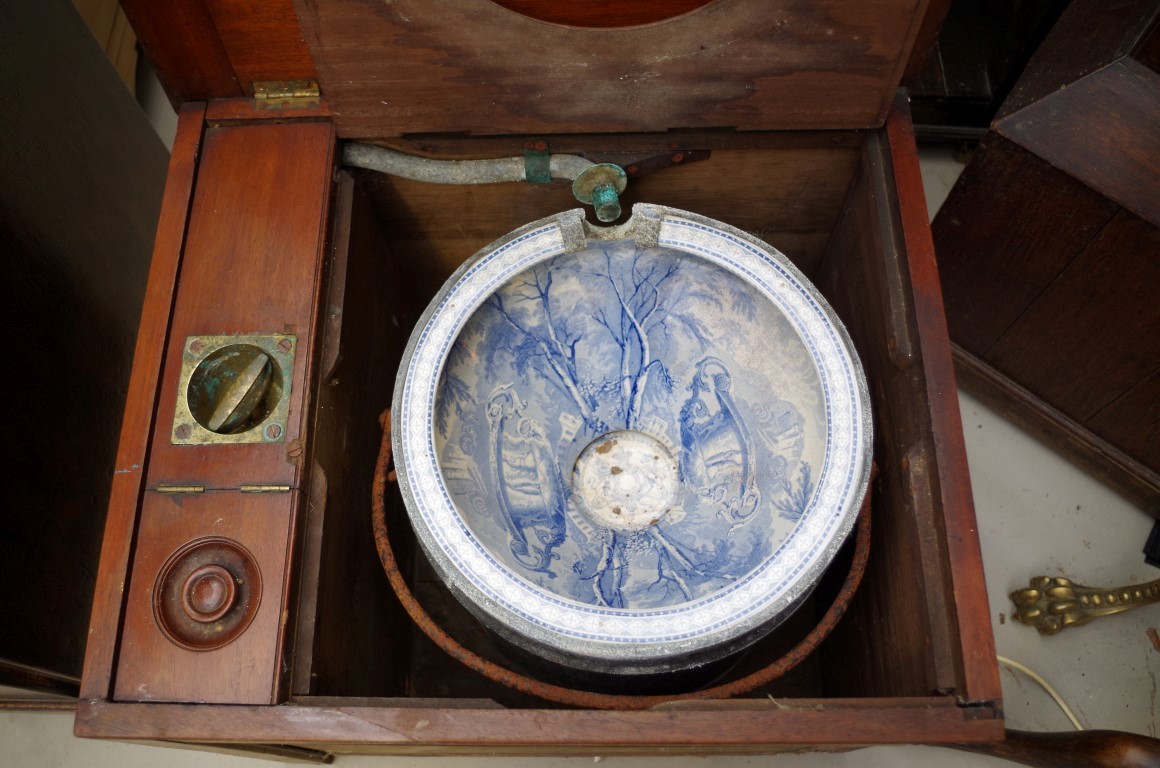 A late 19th/early 20th century mahogany campaign box commode, 60cm wide. - Image 4 of 5