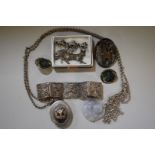 A small quantity of silver and other jewellery, to include four silver brooches and a pale jade