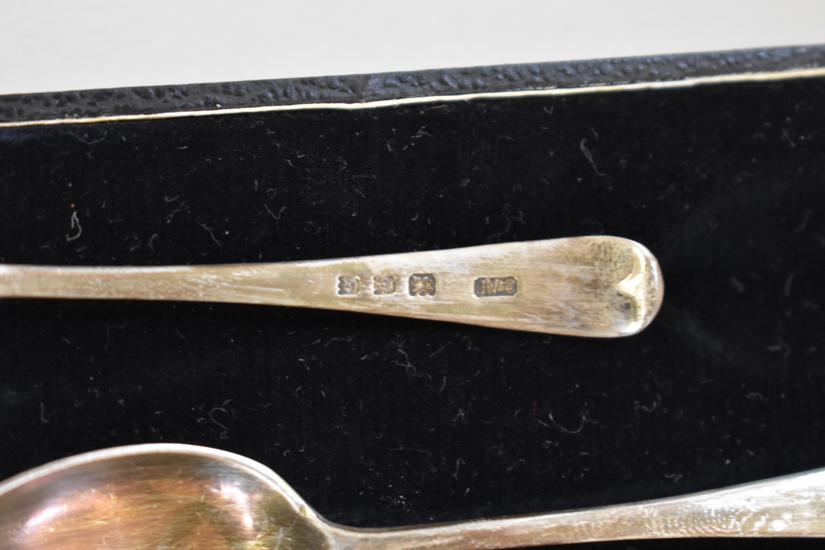 A cased set of six silver teaspoons,Â by Josiah Williams & Co,Â London 1933, 54.5g. - Image 3 of 3