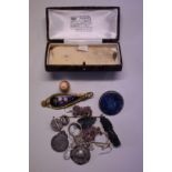 A small quantity of silver and jewellery, to include; a gold coloured thimble and a silver fob