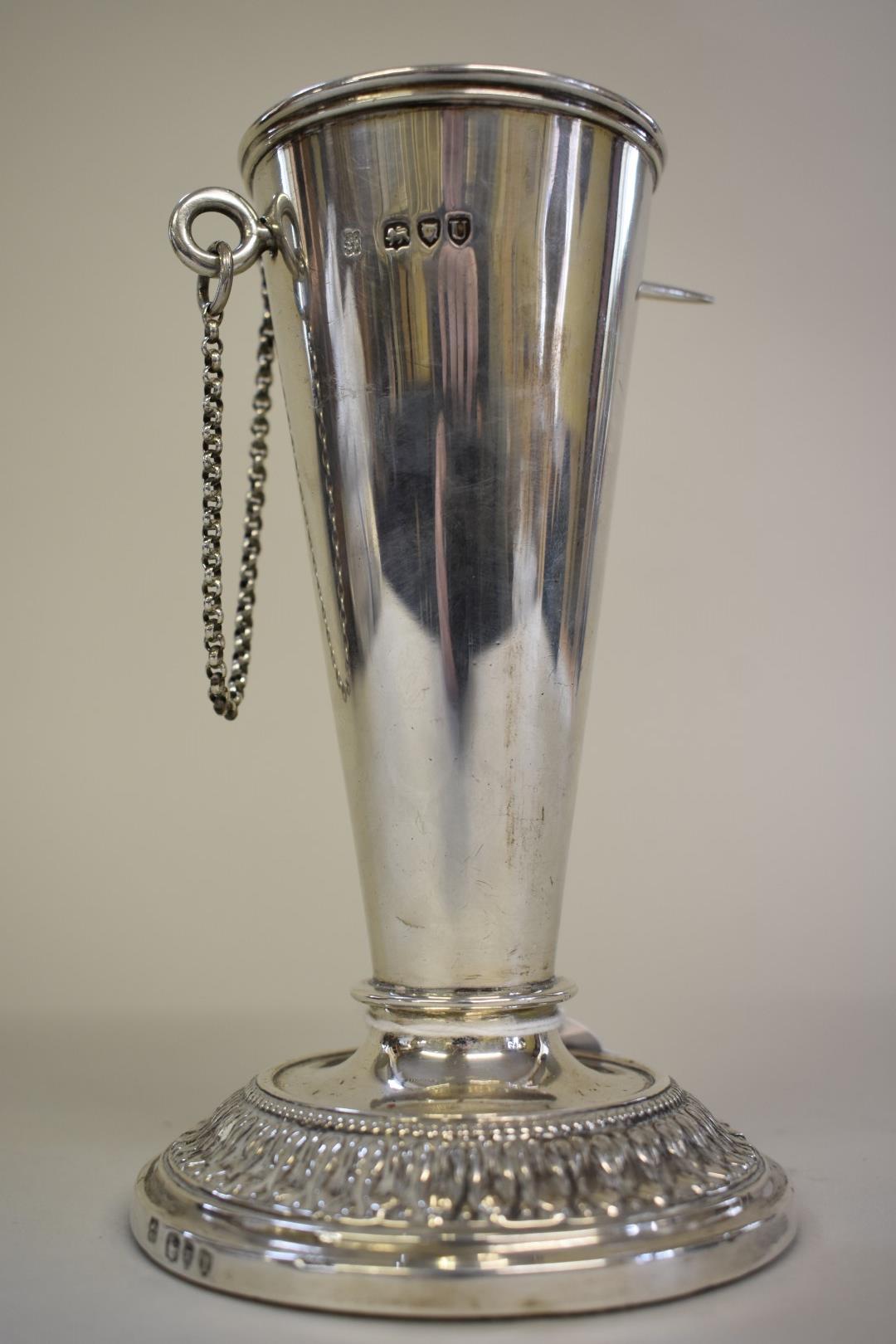 A Victorian silver posy/bouquet holder,Â byÂ Holland, Aldwinckle & Slater, London 1894/5, with - Image 2 of 4