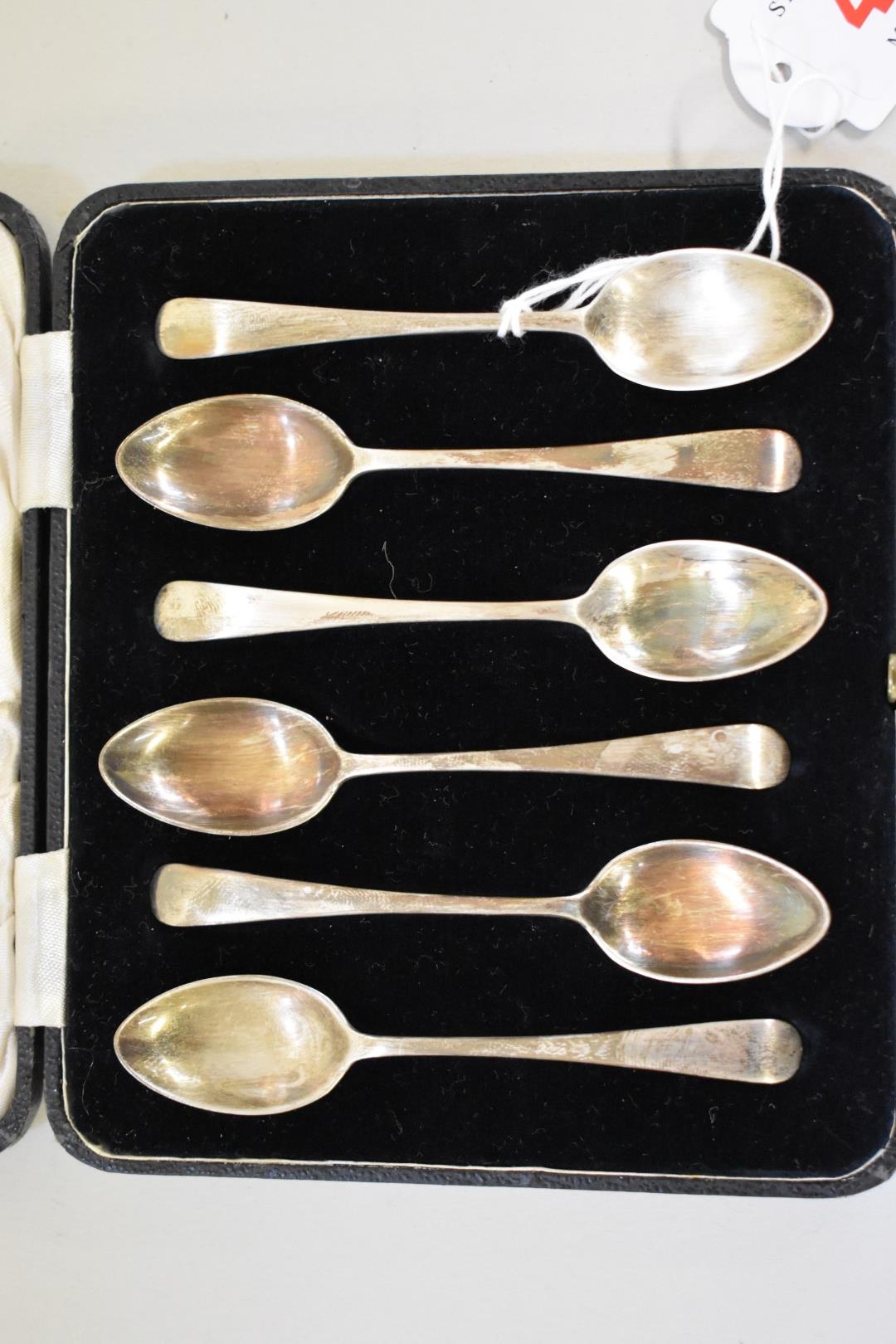 A cased set of six silver teaspoons,Â by Josiah Williams & Co,Â London 1933, 54.5g. - Image 2 of 3