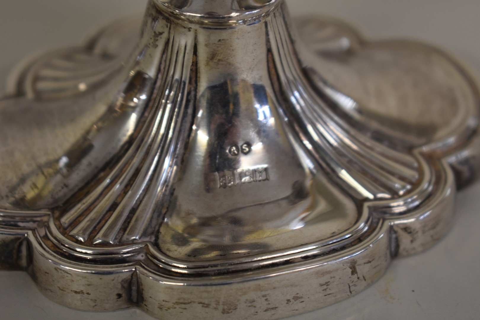 A pair of silver twin branch candelabra,Â by Alexander Smith,Â Birmingham 1976, 27.5cm high. - Image 4 of 5