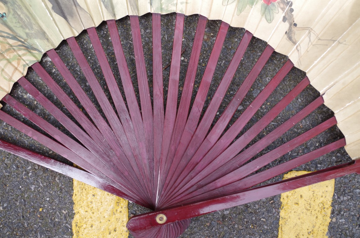 A large Chinese watercolour painted fan, decorated with birds in a landscape, signed, the guards, - Image 4 of 6